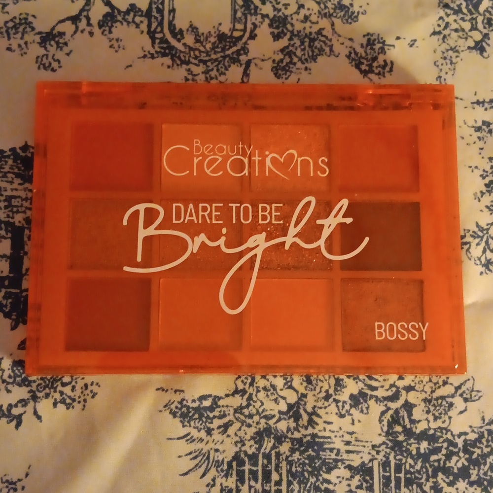 ⭐5 fo $25⭐ Beauty Creations Dare to be Bright Bossy Palette